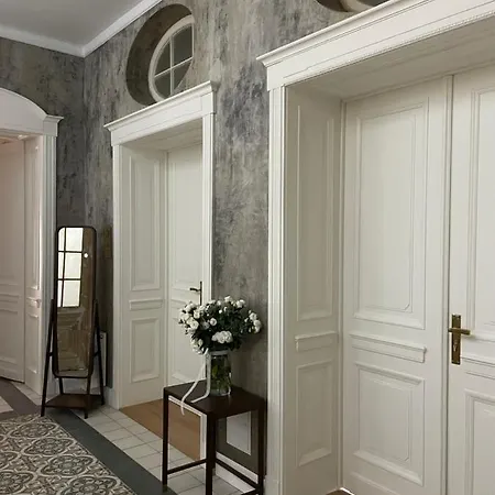 Avanti Palazzo מלון דירות קרקוב