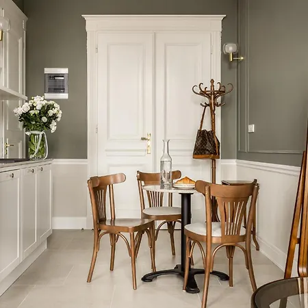 Avanti Palazzo מלון דירות קרקוב