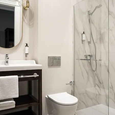 מלון דירות Avanti Palazzo 4*