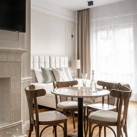 Ξενοδοχείο με διαμερίσματα Avanti Palazzo Krasków