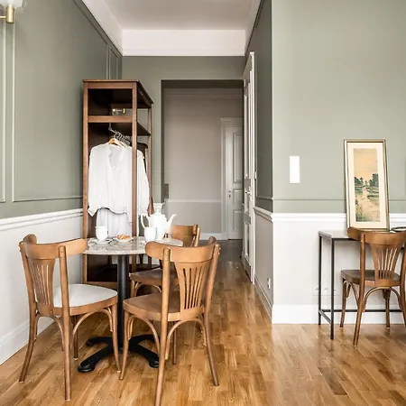 Avanti Palazzo Ξενοδοχείο με διαμερίσματα 4*