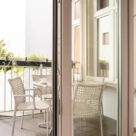 Avanti Palazzo Ξενοδοχείο με διαμερίσματα 4*